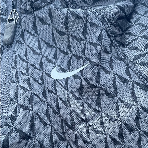 Toddler Boys Nike Black Geometric Dri-FIT Half-Zip Pullover Size 4T - Picture 2 of 6